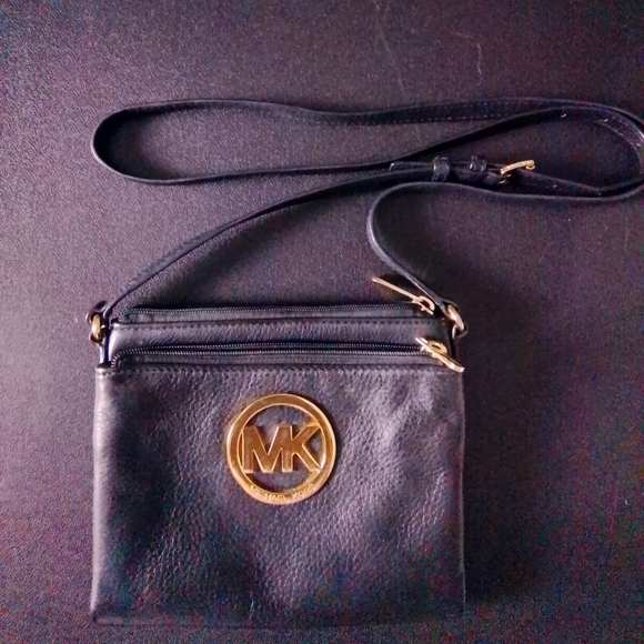 🆕 Michael Kors Black Fulton Crossbody Bag - Picture 2 of 6